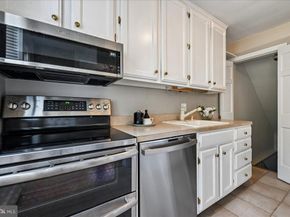 803 Chetworth Place, Alexandria VA 22314
