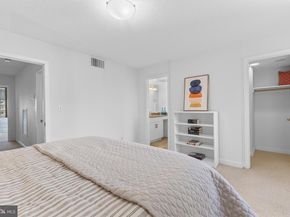 1099 22nd Street NW 807, Washington DC 20037