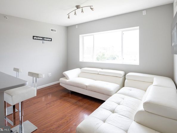 1945 Nicholas Street, Philadelphia PA 19121