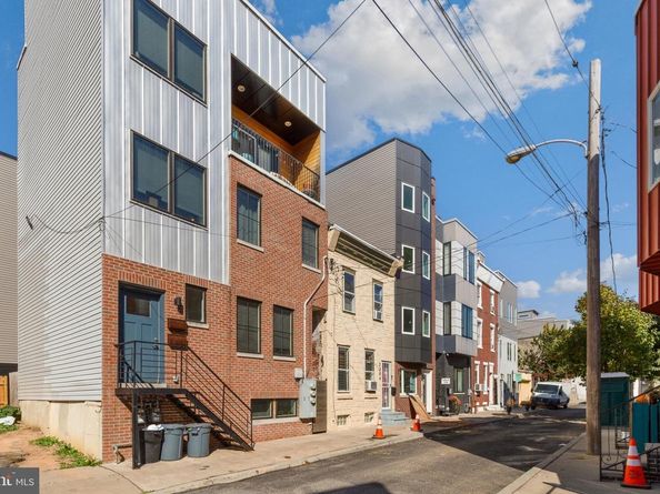 2302 Collins Street, Philadelphia PA 19125