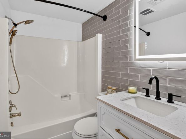 1534 Youngs Point Place, Herndon VA 20170