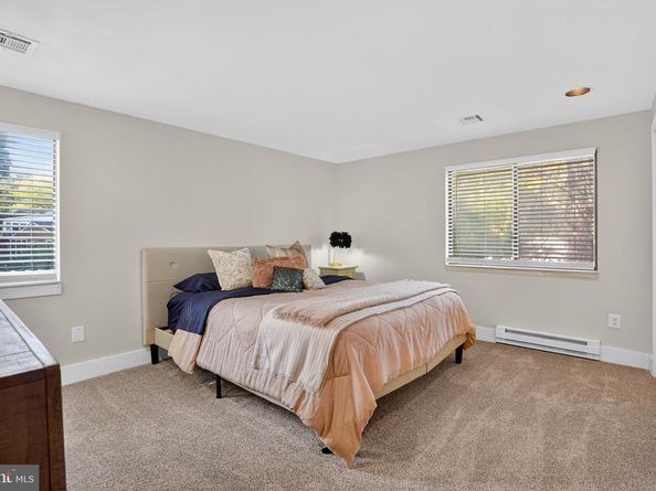 1534 Youngs Point Place, Herndon VA 20170