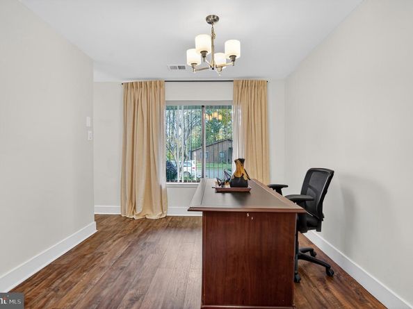 1534 Youngs Point Place, Herndon VA 20170