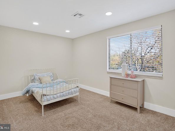 1534 Youngs Point Place, Herndon VA 20170