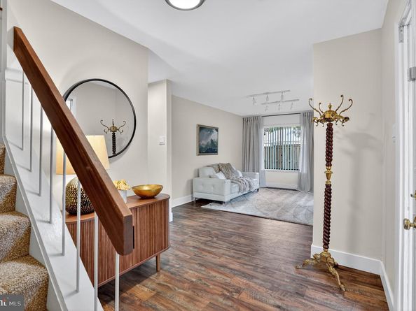 1534 Youngs Point Place, Herndon VA 20170