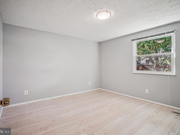 1741 Whitewood Lane, Herndon VA 20170