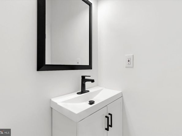 5958 Springfield Avenue, Philadelphia PA 19143