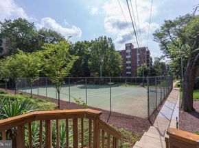 6137 Leesburg Pike 406, Falls Church VA 22041