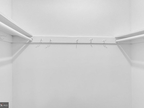 6137 Leesburg Pike 406, Falls Church VA 22041