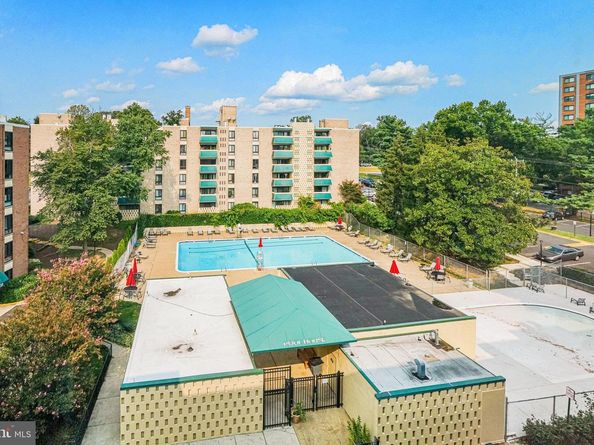 6137 Leesburg Pike 406, Falls Church VA 22041