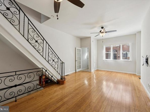 2142 S Hicks Street, Philadelphia PA 19145