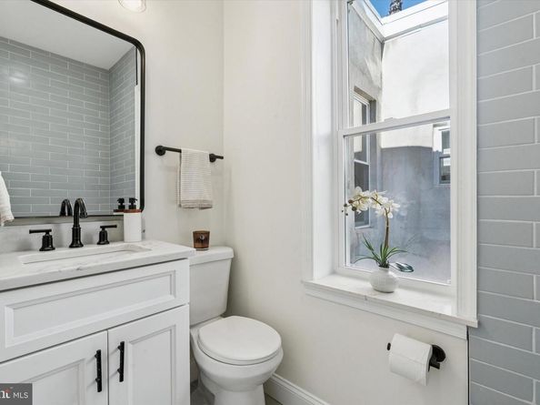 2051 S Cleveland Street, Philadelphia PA 19145