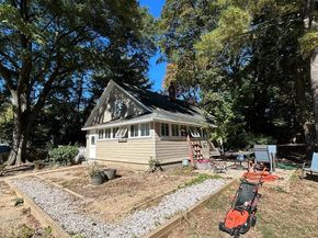 491 N Latham Street N, Alexandria VA 22304