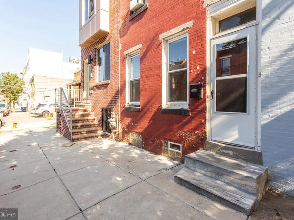 3911 Warren Street, Philadelphia PA 19104