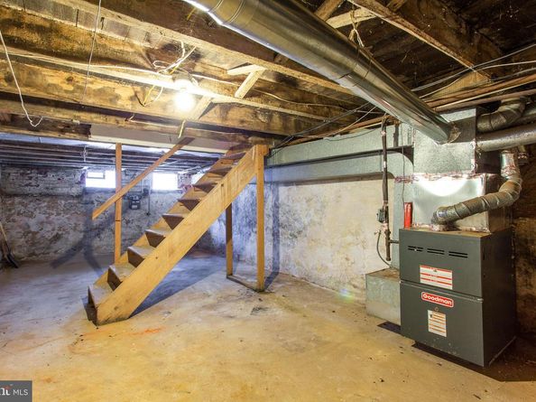 3911 Warren Street, Philadelphia PA 19104