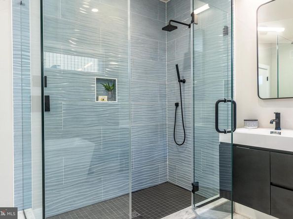 2103 League Ct, Philadelphia PA 19146