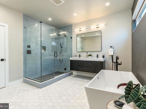 2103 League Ct, Philadelphia PA 19146