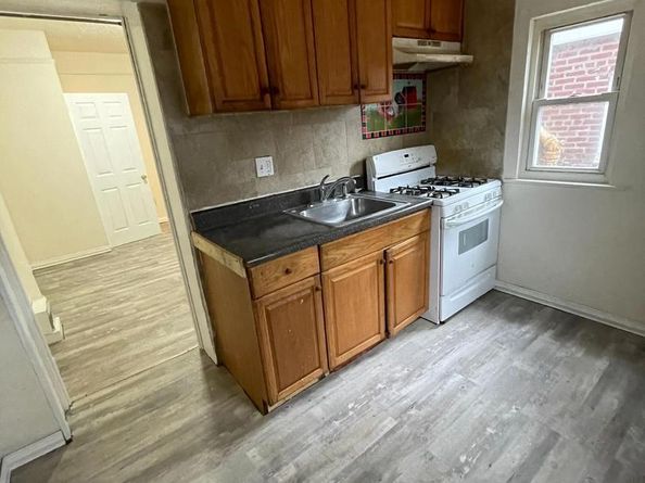 839 E Locust Avenue, Philadelphia PA 19138