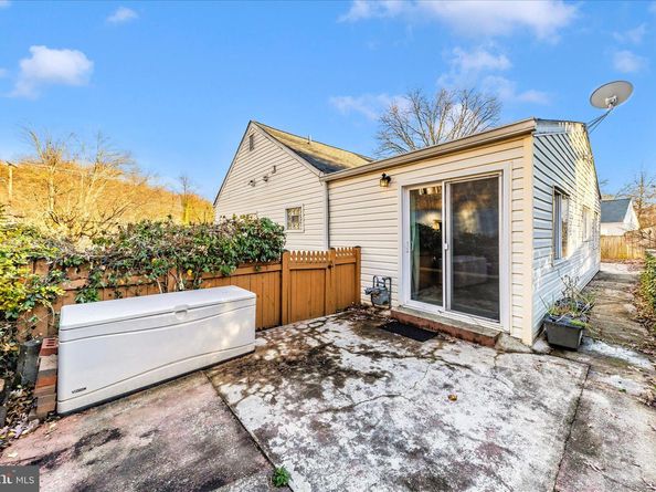 2112 Pimmit Drive, Falls Church VA 22043