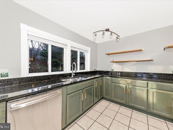 2112 Pimmit Drive, Falls Church VA 22043