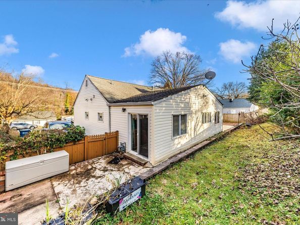 2112 Pimmit Drive, Falls Church VA 22043