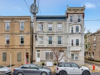 806 Catharine Street