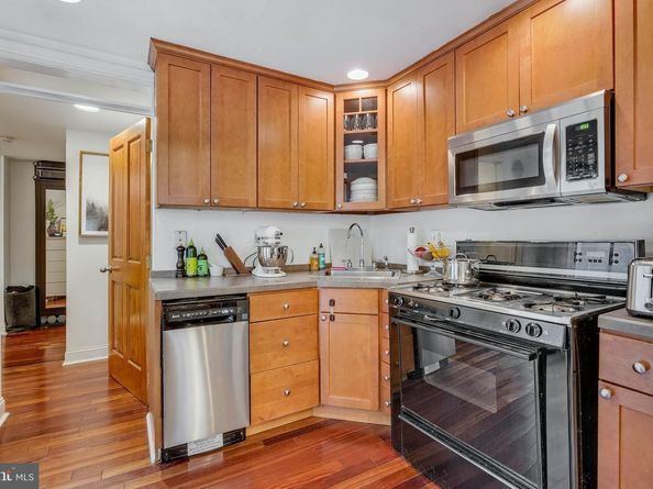 806 Catharine Street, Philadelphia PA 19147