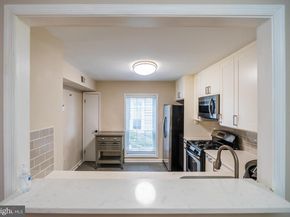 7778 Willow Point Drive 7778, Falls Church VA 22042