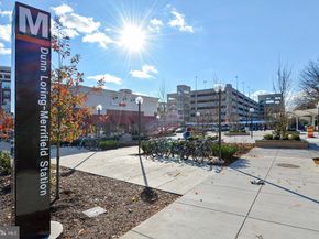 7778 Willow Point Drive 7778, Falls Church VA 22042