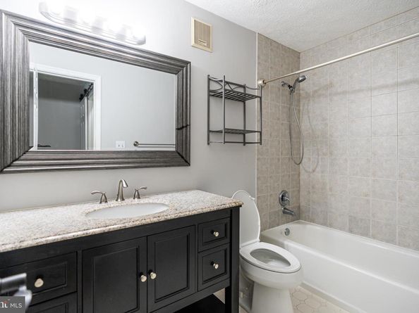 7778 Willow Point Drive 7778, Falls Church VA 22042