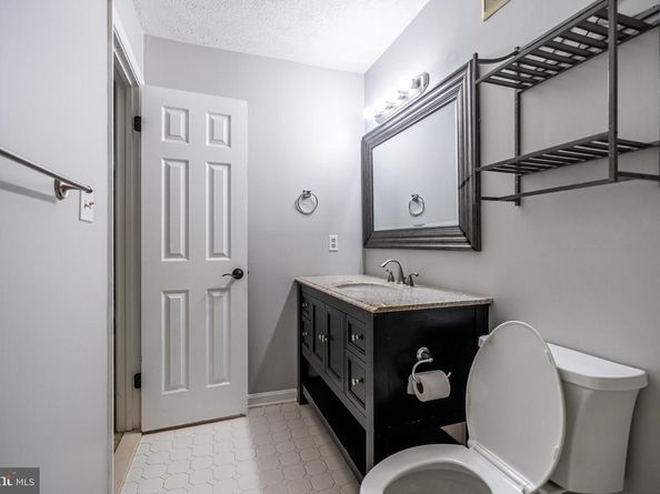 7778 Willow Point Drive 7778, Falls Church VA 22042