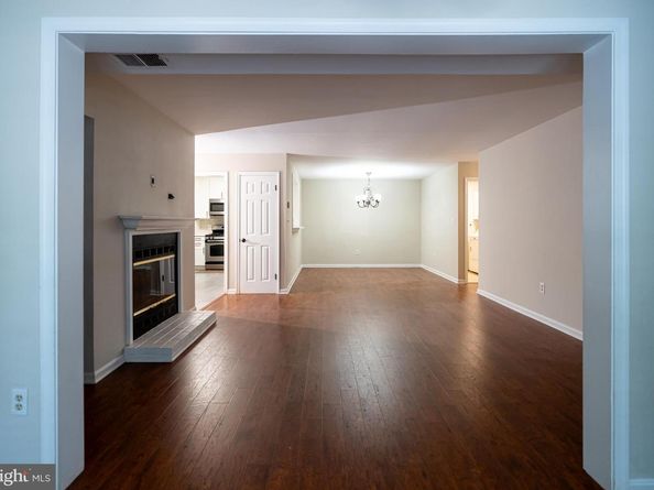 7778 Willow Point Drive 7778, Falls Church VA 22042