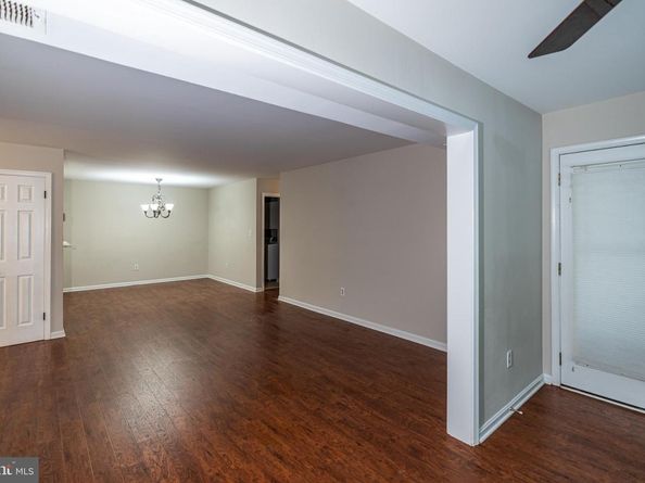 7778 Willow Point Drive 7778, Falls Church VA 22042