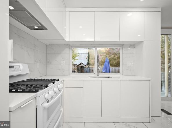 1906 37TH Street NW, Washington DC 20007