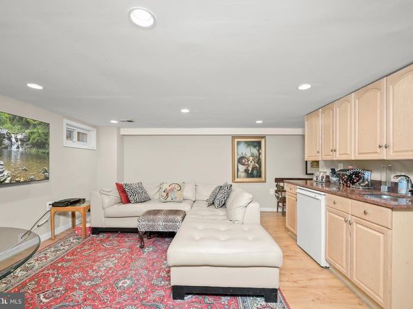 1906 37TH Street NW, Washington DC 20007