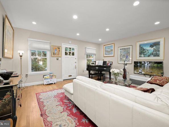 1906 37TH Street NW, Washington DC 20007