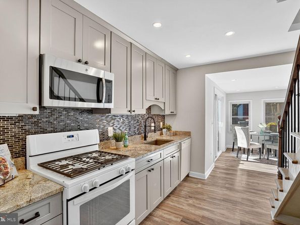 312 N Henry Street 1/2, Alexandria VA 22314
