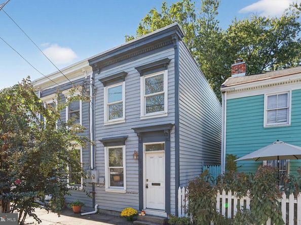 312 N Henry Street 1/2, Alexandria VA 22314