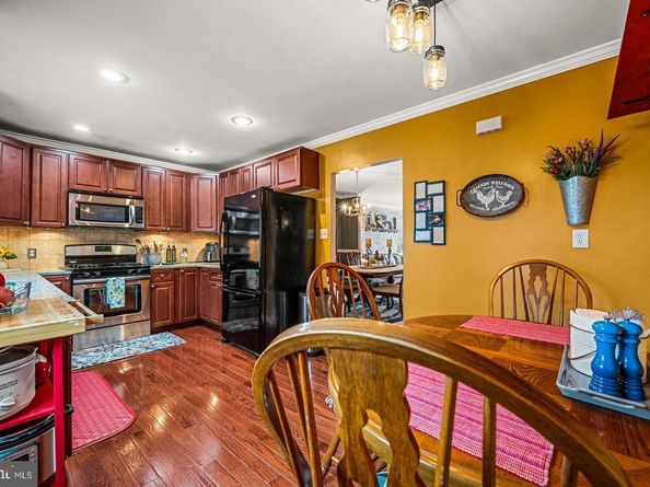 3713 Clarendon Avenue, Philadelphia PA 19114