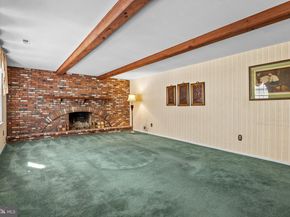 17 Averstone Drive E, Washington Crossing PA 18977