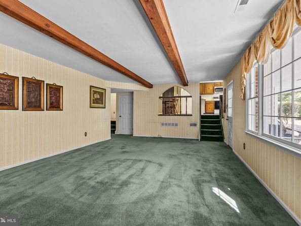 17 Averstone Drive E, Washington Crossing PA 18977