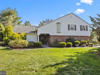 17 Averstone Drive E