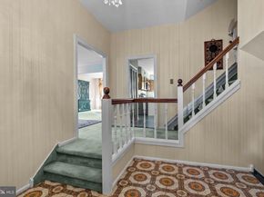 17 Averstone Drive E, Washington Crossing PA 18977