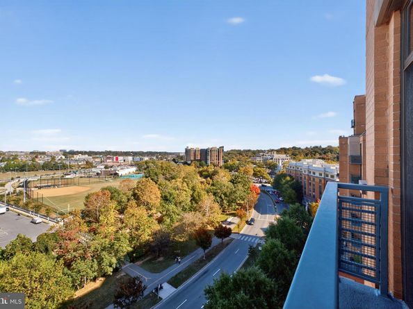 2720 S Arlington Mill Drive 914, Arlington VA 22206