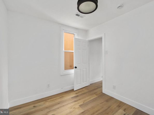 135 E Pleasant Street, Philadelphia PA 19119