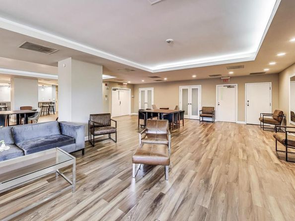 2111 Wisconsin Avenue NW 109, Washington DC 20007