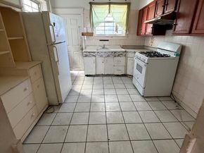 2005 S 9TH Street, Philadelphia PA 19148