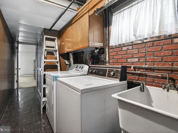 7330 Valley Avenue, Philadelphia PA 19128