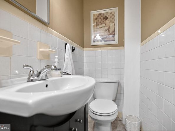 7330 Valley Avenue, Philadelphia PA 19128