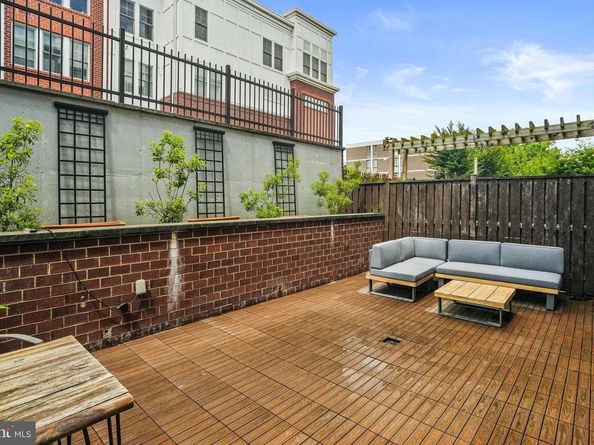 1811 14TH Street N C104, Arlington VA 22209